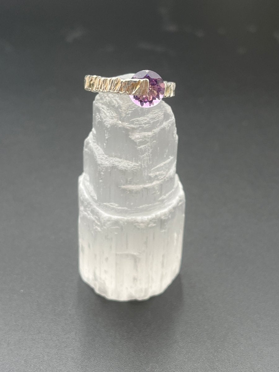 Amethyst in Textured SilverBORARINGS