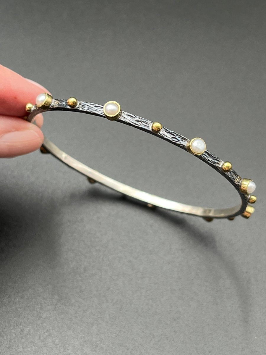 Bangle with Pearl - 3” diameterBORABRACELET