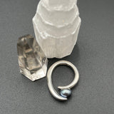 Black Pearl in Bright Silver RingBORARINGS