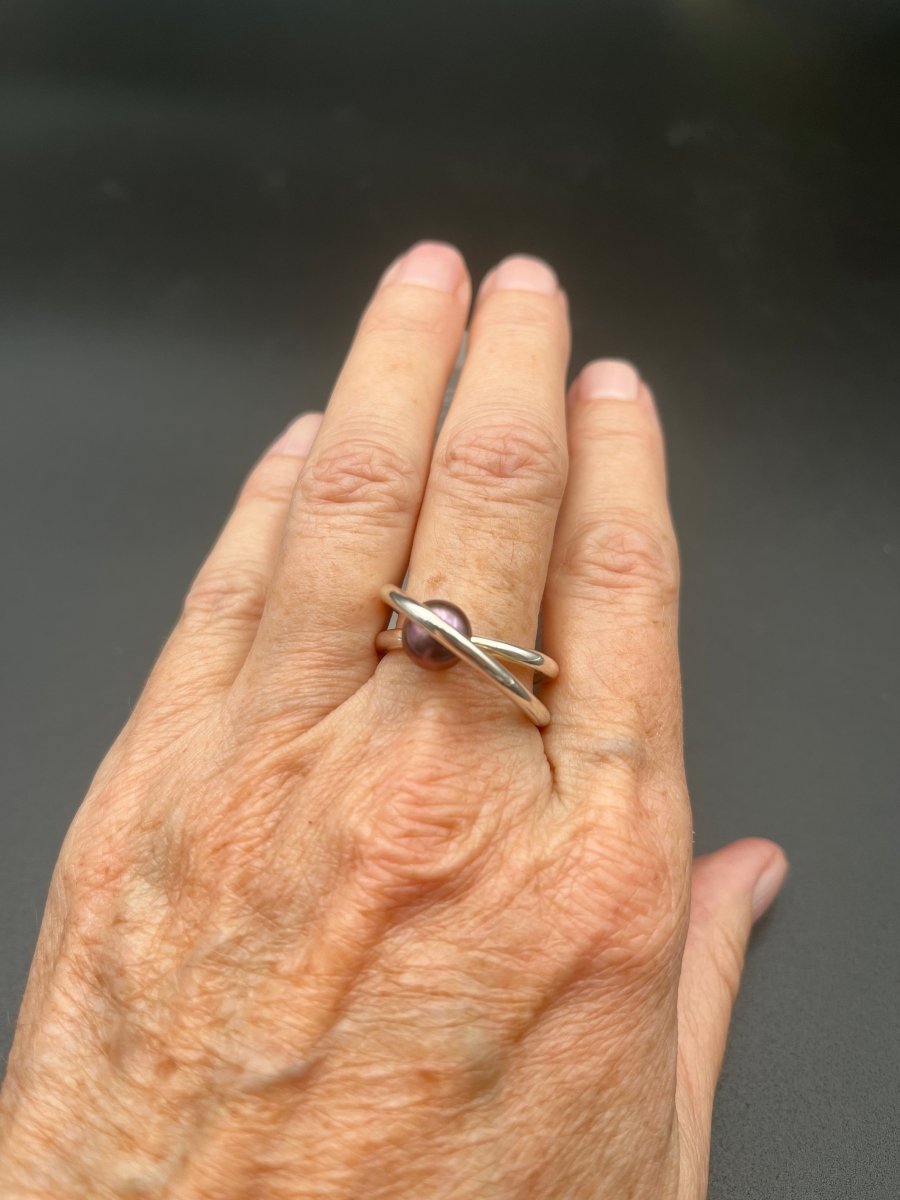 Black Pearl in Sterling SilverBORARINGS