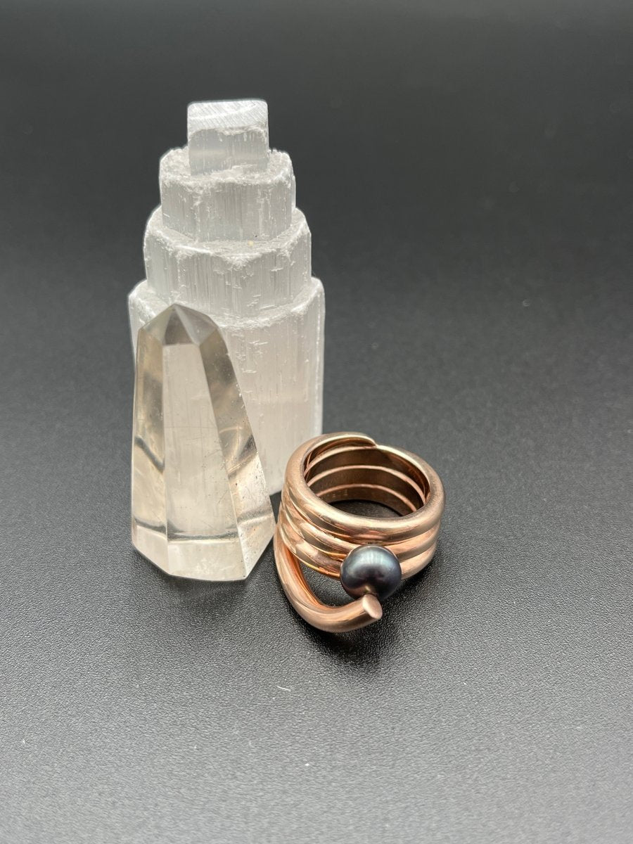Black Pearl, Rose gold over SilverBORARINGS