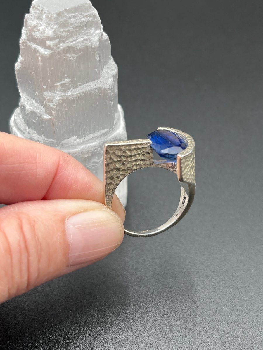 Blue Kyanite in Textured Silver RingBORARINGS