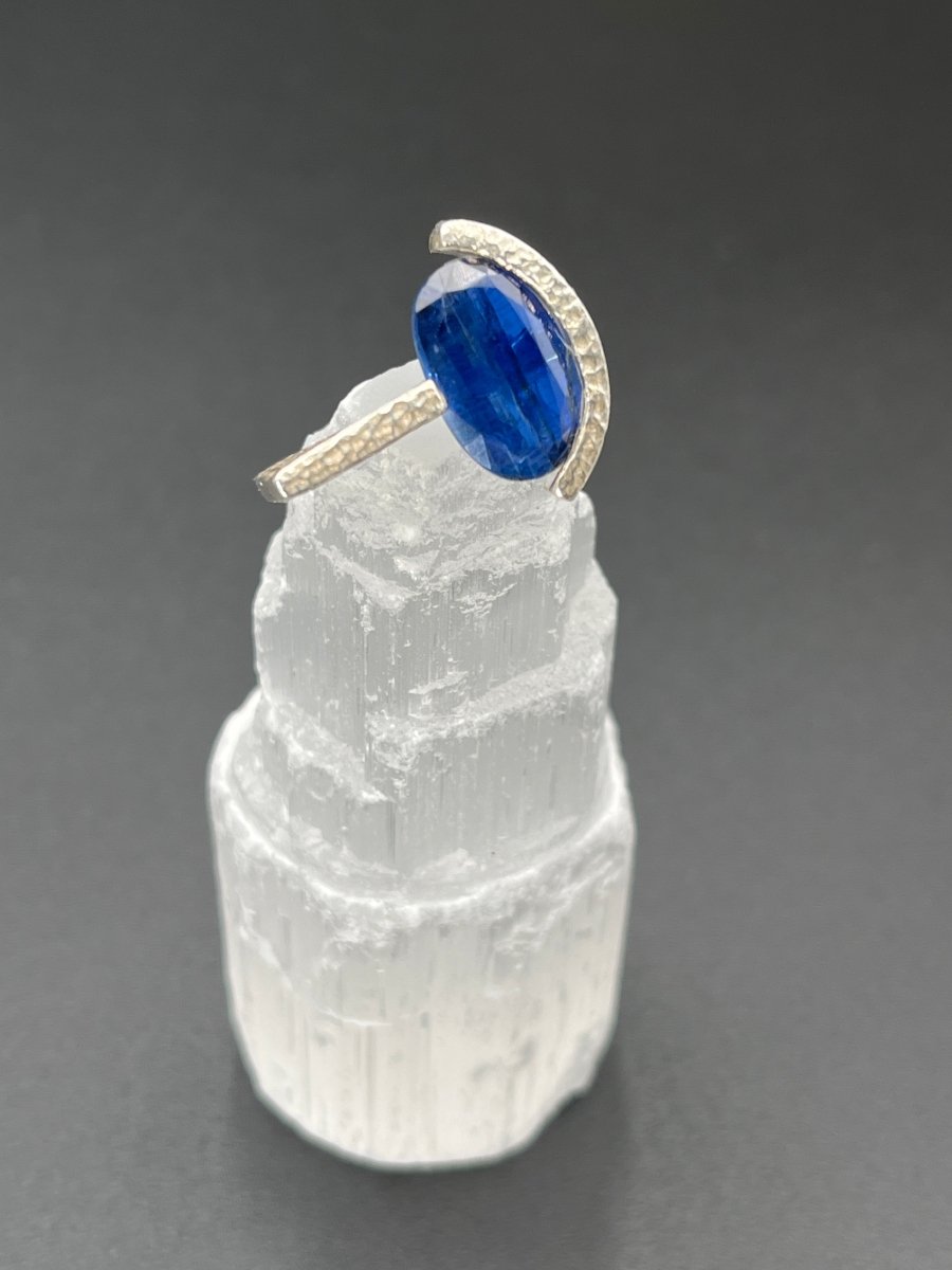 Blue Kyanite in Textured Silver RingBORARINGS