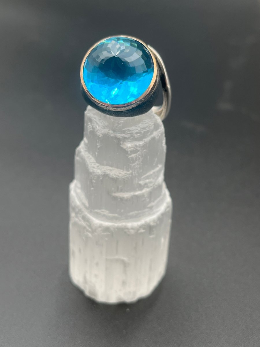 Bright Blue Quartz RingBORARINGS