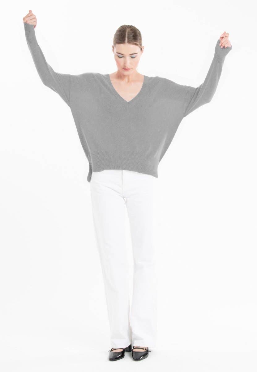 Cloud Weight Charcoal Grey Cashmere V - Neck SweaterSTUDIO CASHMERE8SWEATER