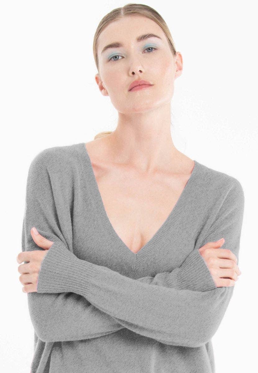 Cloud Weight Charcoal Grey Cashmere V - Neck SweaterSTUDIO CASHMERE8SWEATER