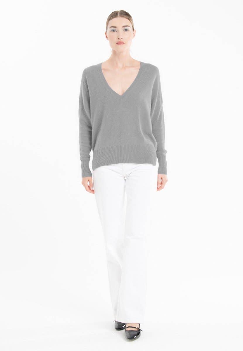 Cloud Weight Charcoal Grey Cashmere V - Neck SweaterSTUDIO CASHMERE8SWEATER