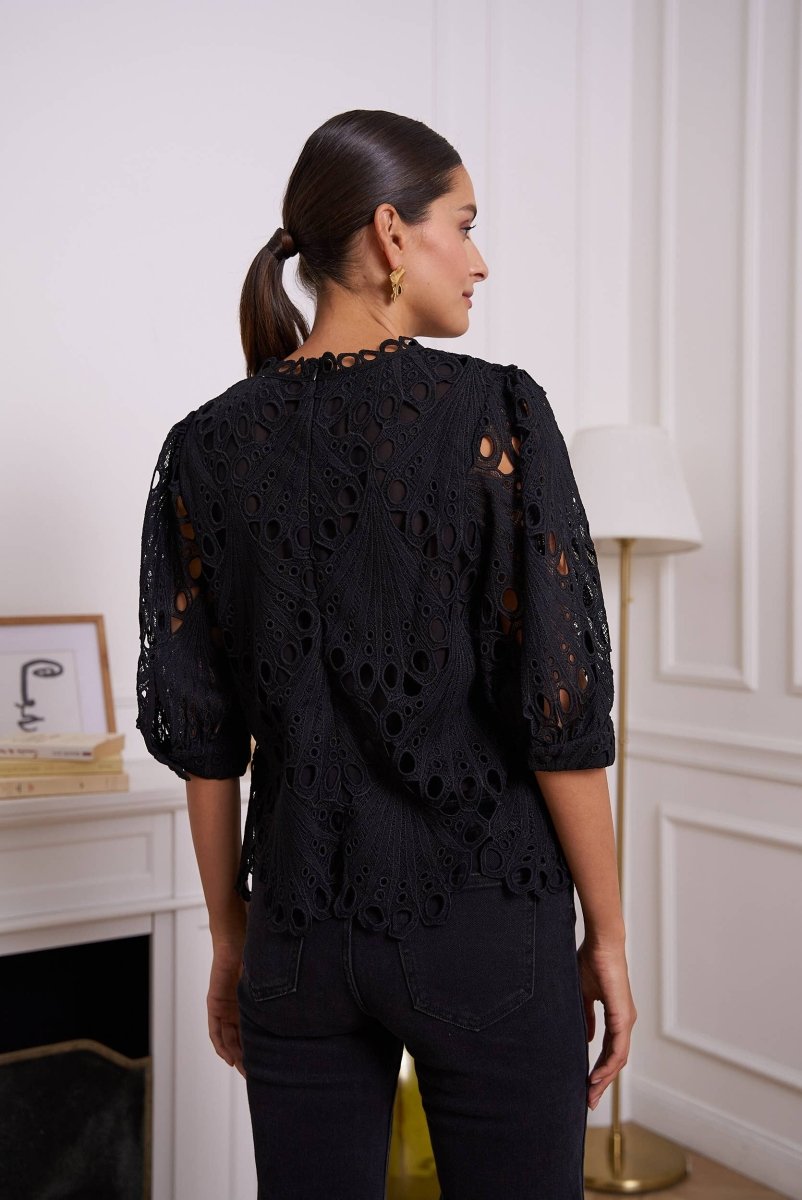 Daisy Guipure Lace Top: BlackCHOKLATE PARISTOPS