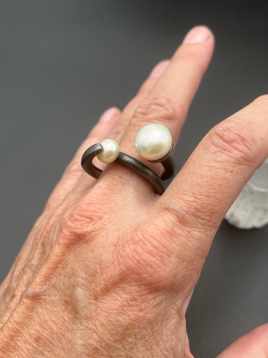Double Button Pearl RingBORARINGS