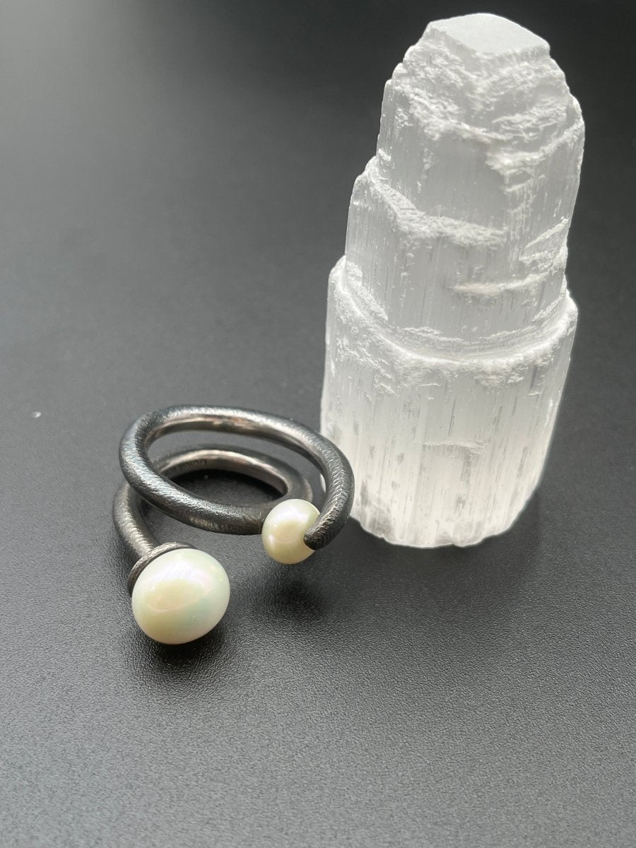 Double Button Pearl RingBORARINGS