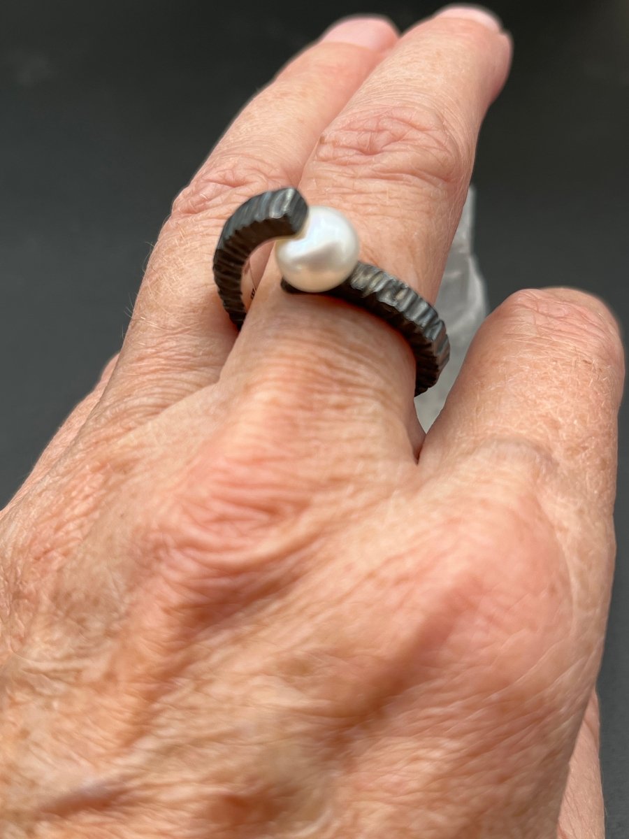 Edgy Pearl in Oxidized Silver RingBORARINGS
