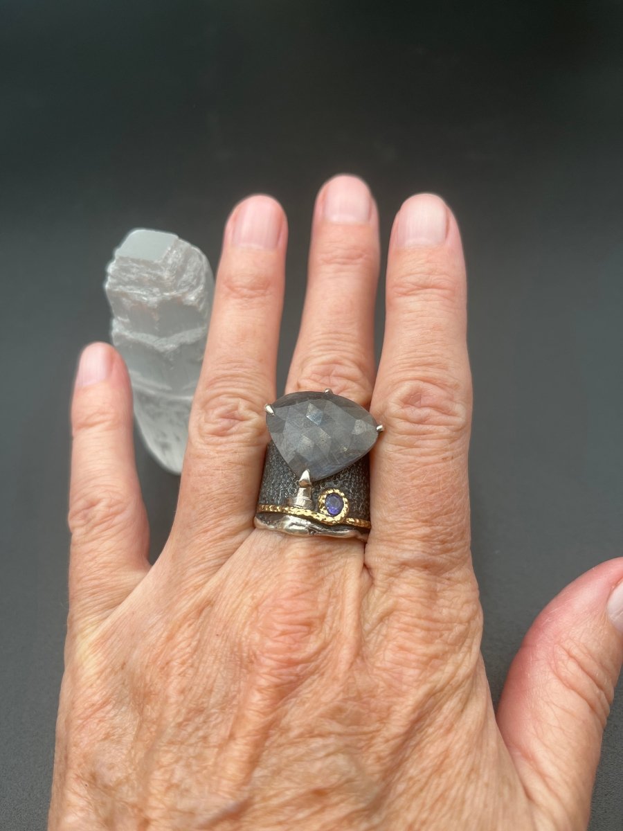 Faceted Sapphire and Tanzanite RingBORARINGS