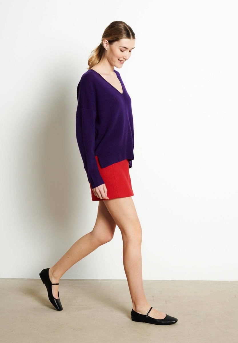 Oversized Cashmere V - neck Sweater: PurpleSTUDIO CASHMERE8SWEATER