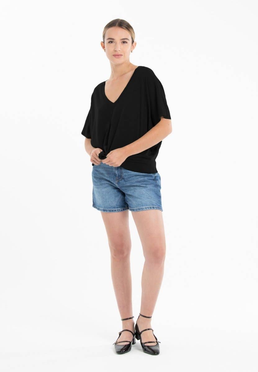 Oversized V - neck sweater in ultrafine cashmere - BlackSTUDIO CASHMERE8SWEATER