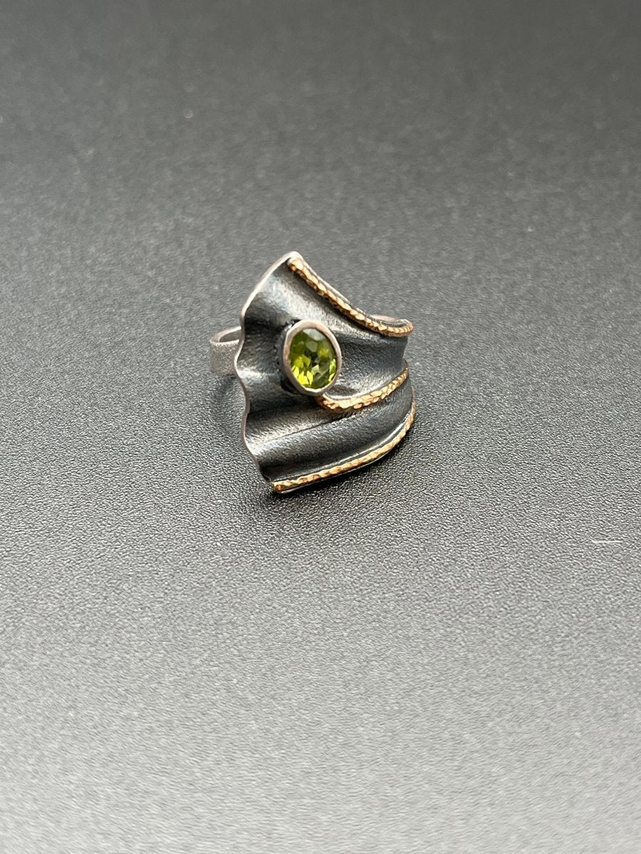 Peridot Fan RingBORARINGS