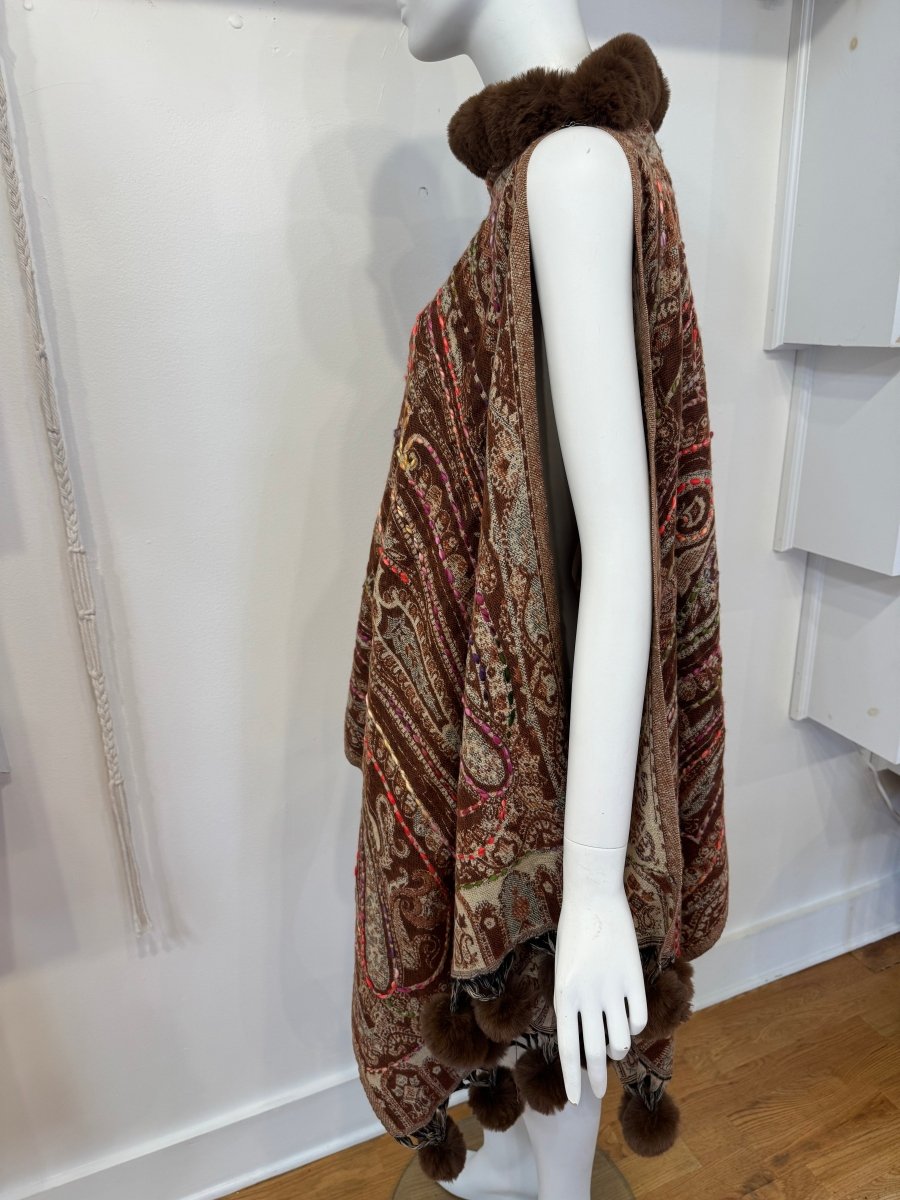 Pom Pom Poncho 15ZiabirdTOPS