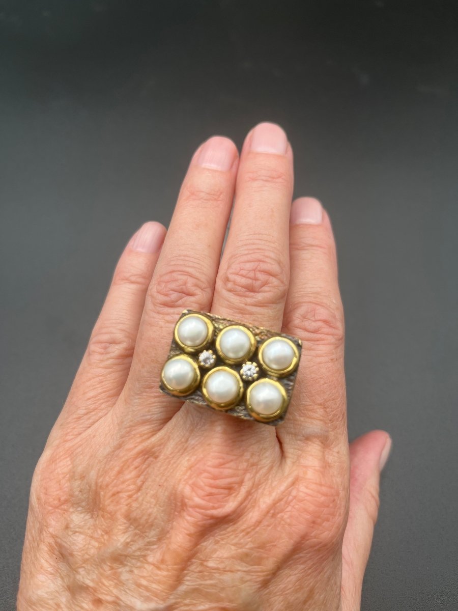 Queen’s Ring in Pearl and CZBORARINGS