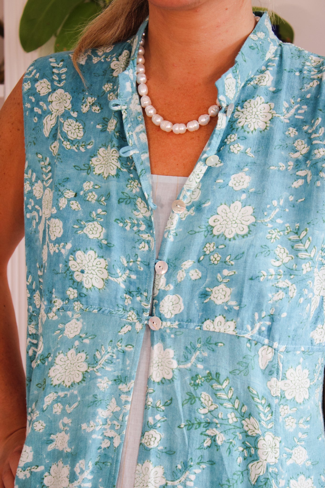 Carma Open Vest - Bouquetd.heart.dDresses