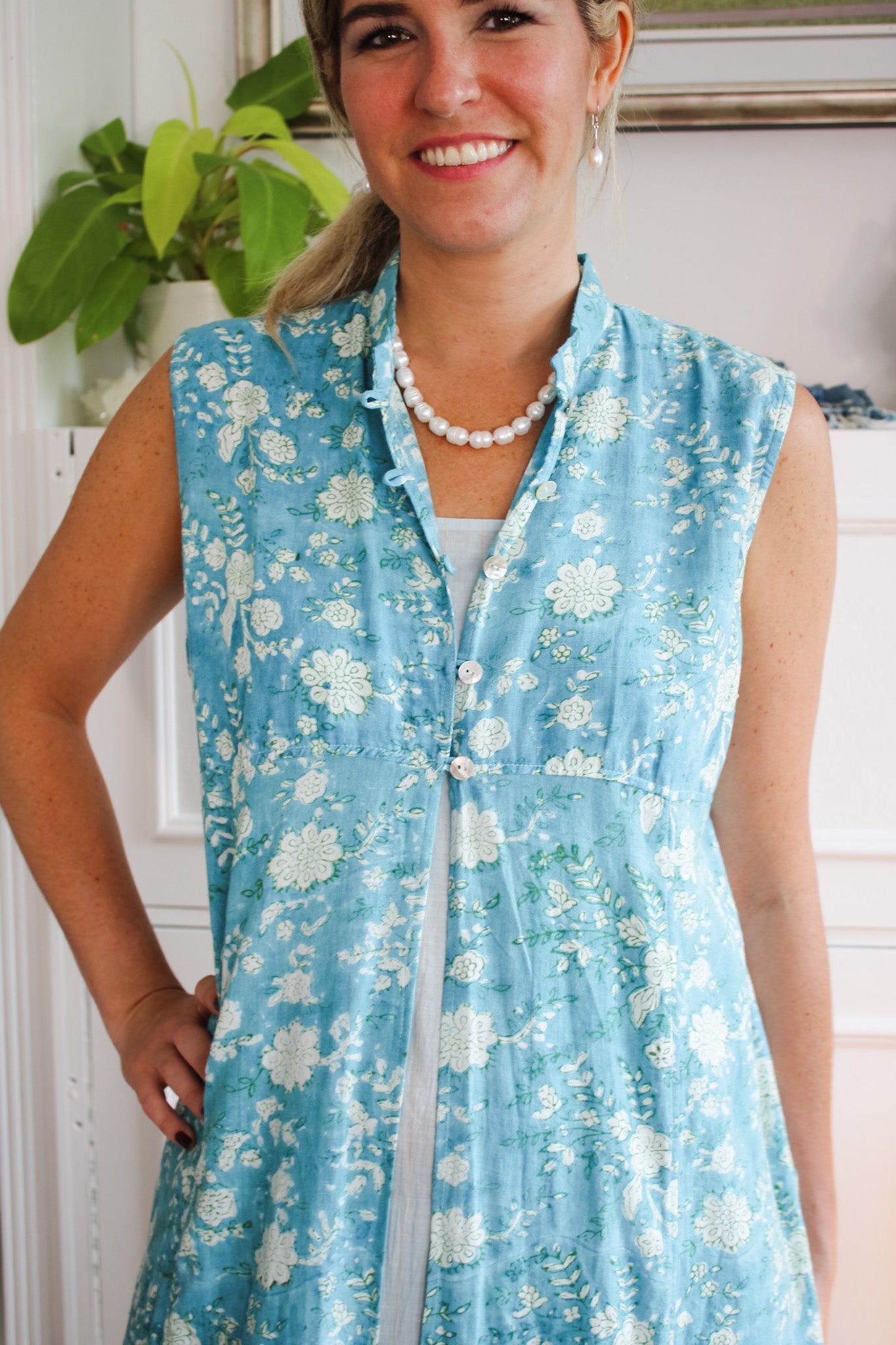 Carma Open Vest - Bouquetd.heart.dDresses