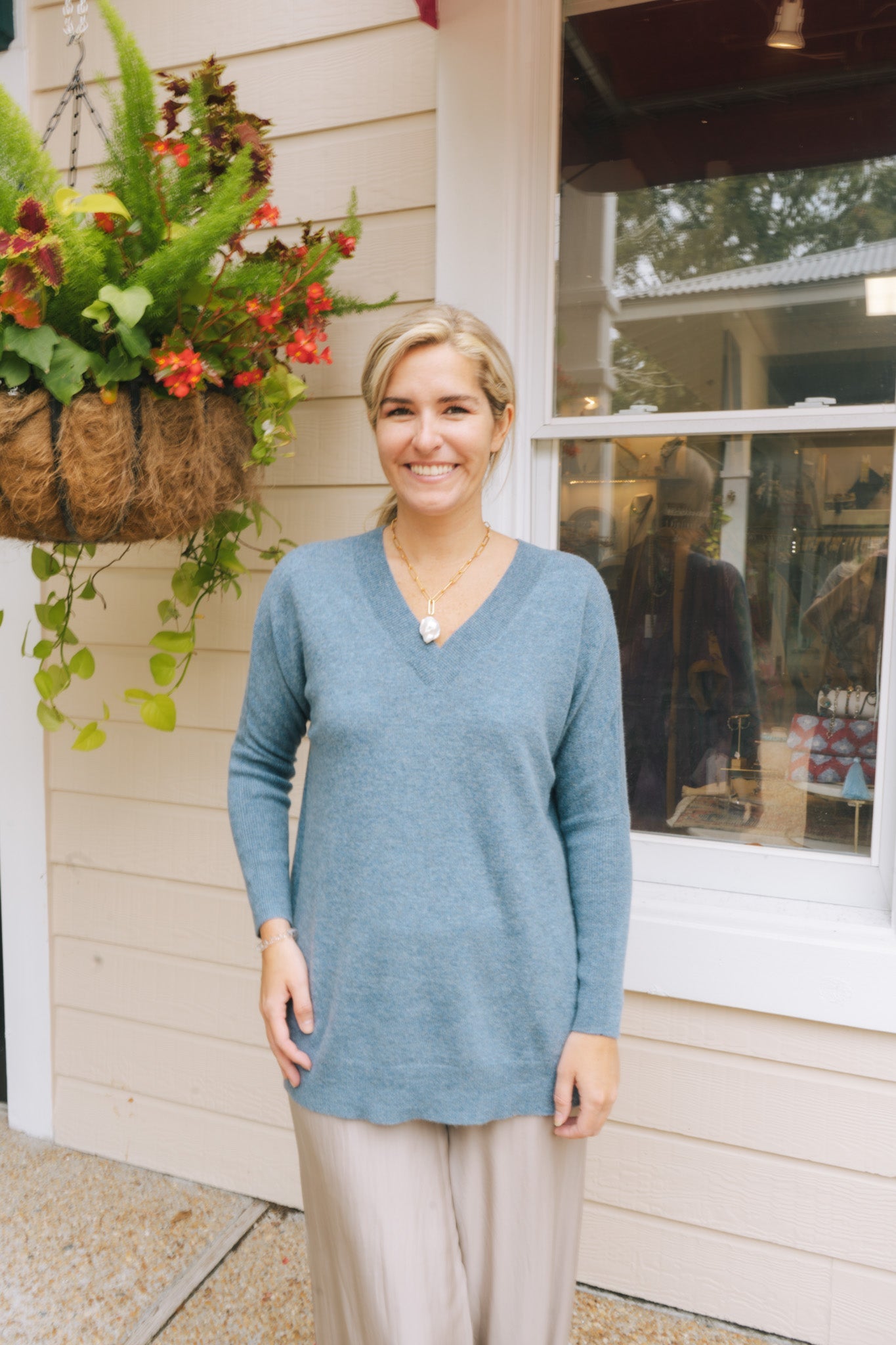 Easy V Neck- BijouSubtle Luxurysweater