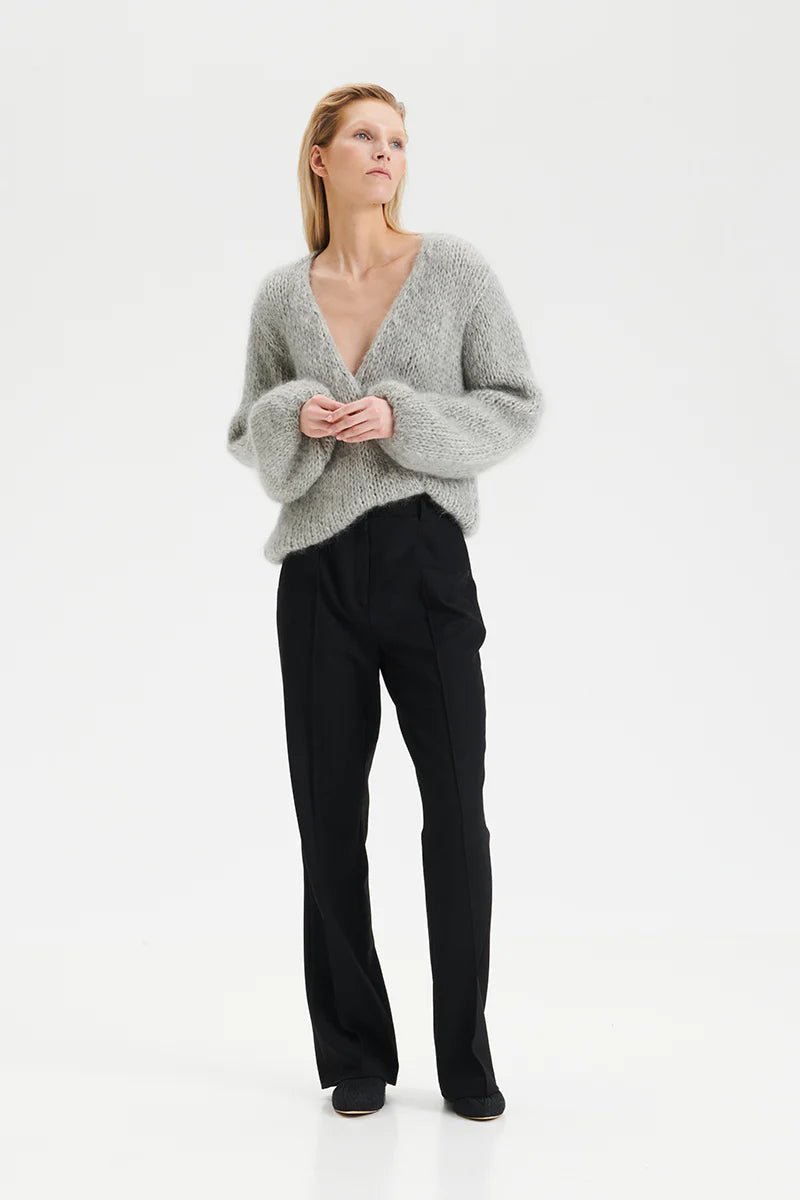 HUURRE Hand Knitted Wrap Knit- Greyhálosweater