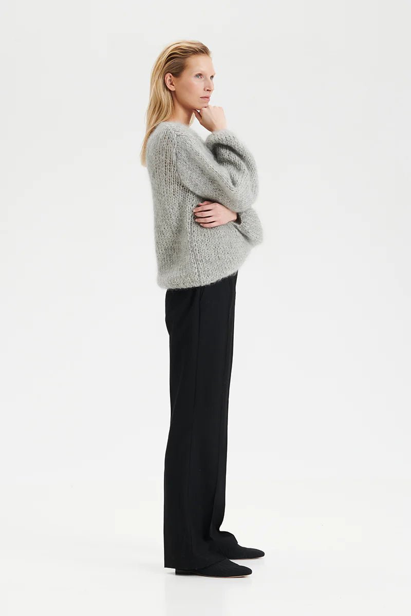 HUURRE Hand Knitted Wrap Knit- Greyhálosweater