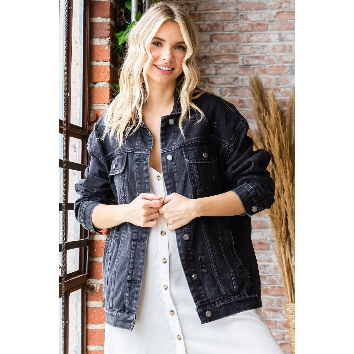 Oversize Trucker Denim Jacket - Black WashVeveretJean Jacket