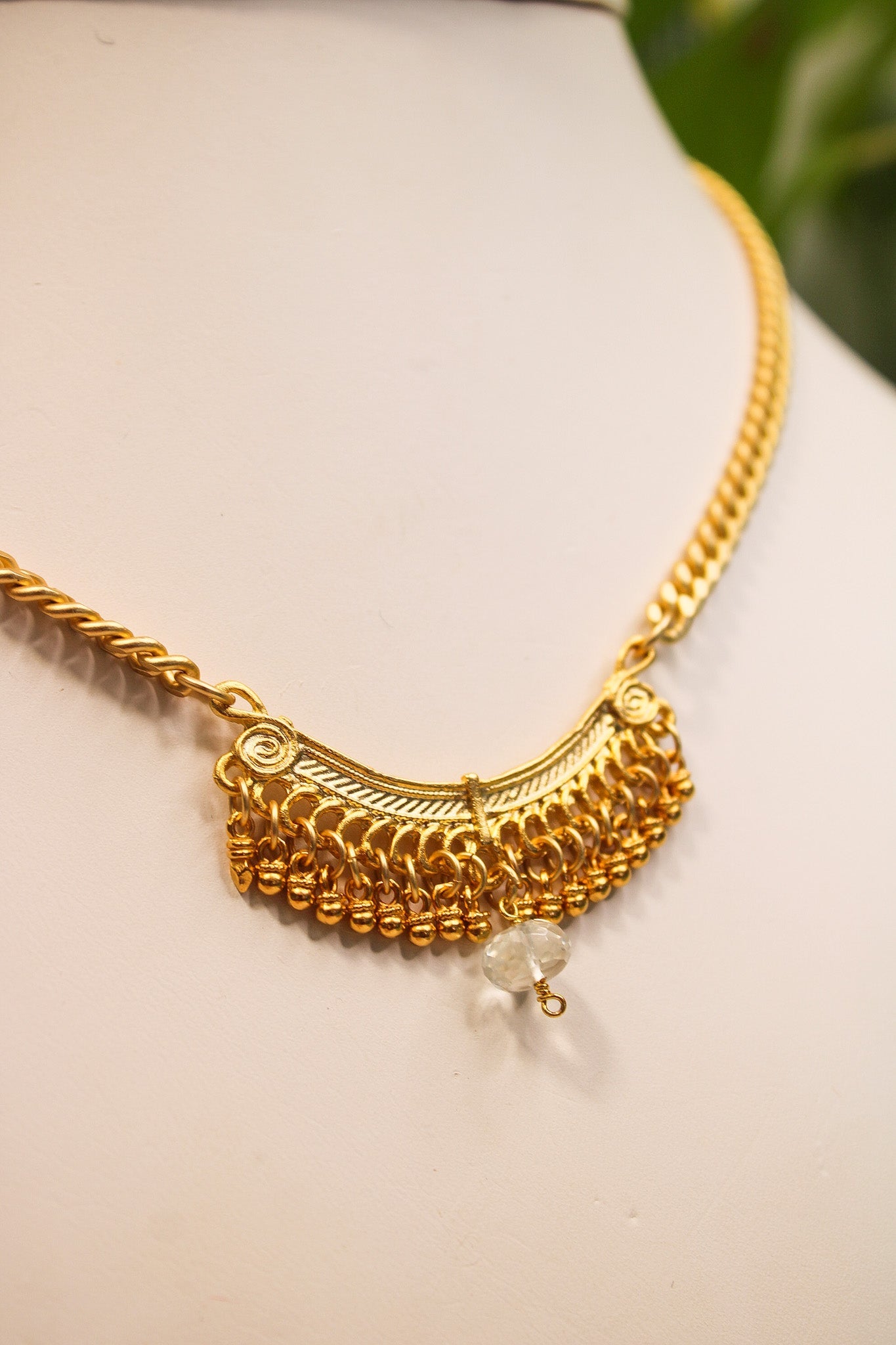 Queens Necklace w Crystal stoneRobin JacksonNecklace