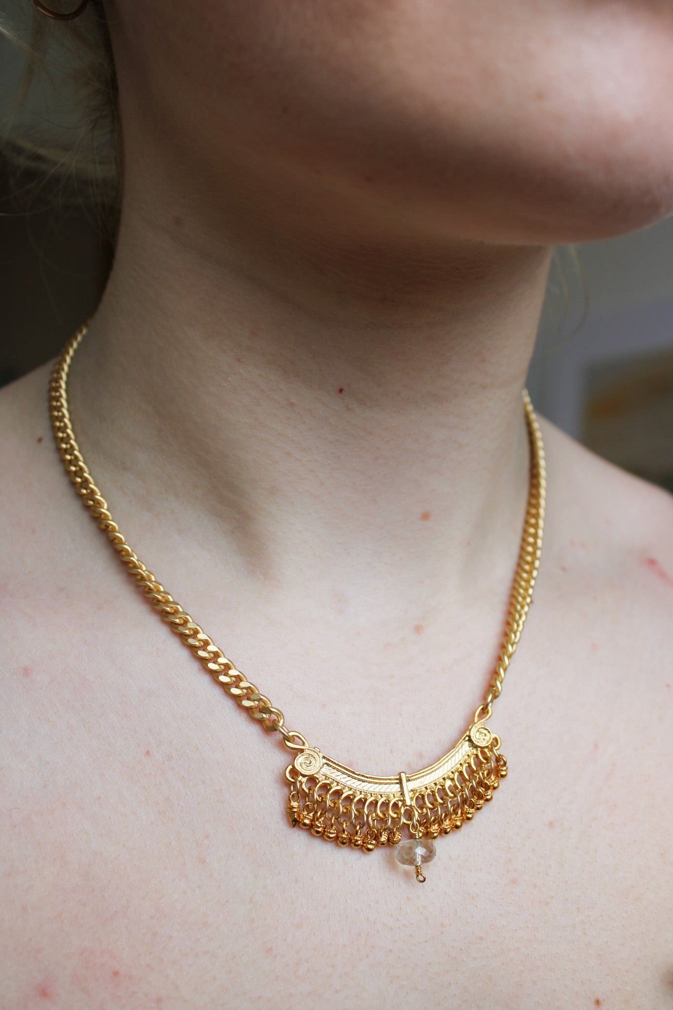 Queens Necklace w Crystal stoneRobin JacksonNecklace