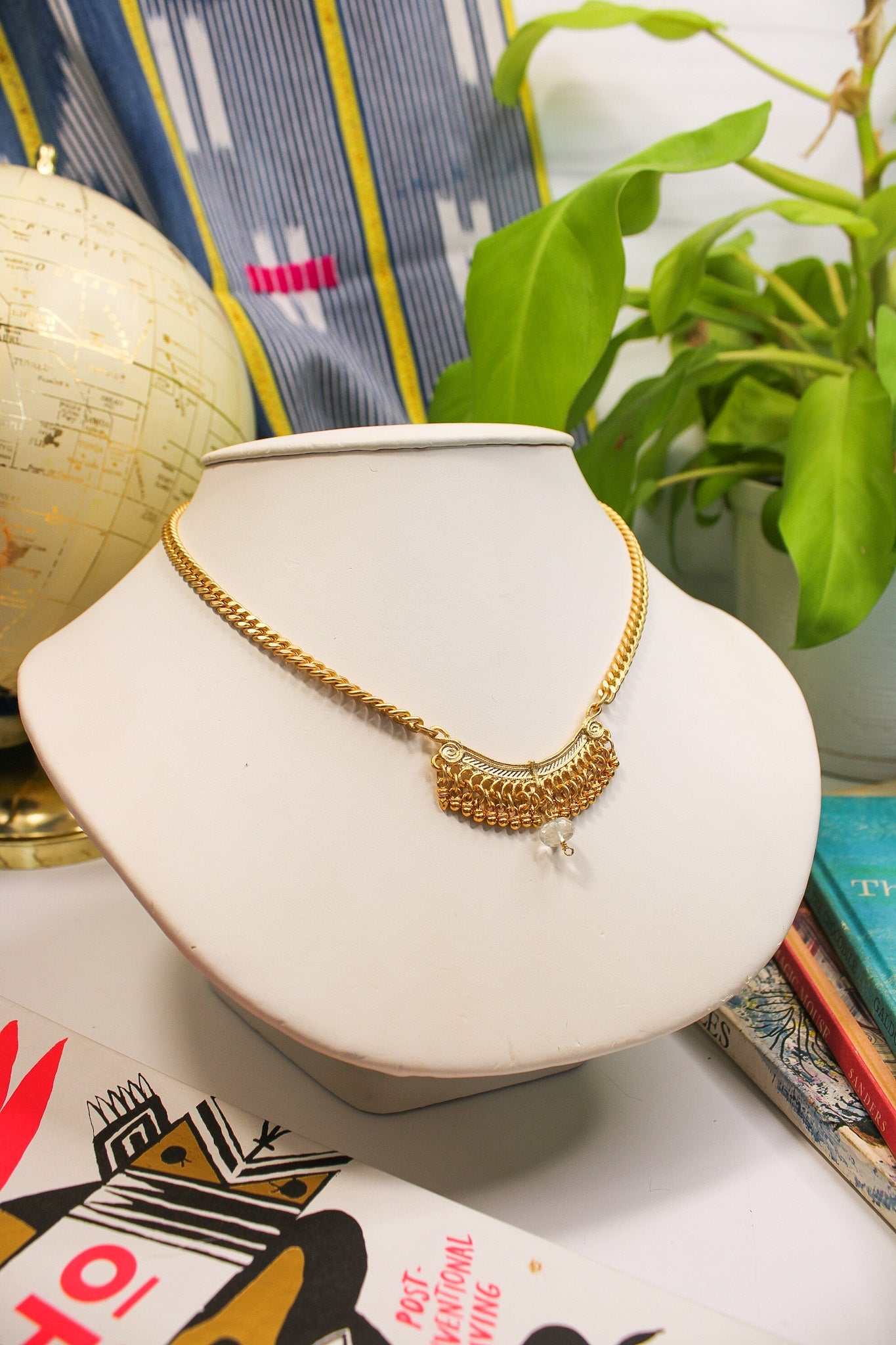 Queens Necklace w Crystal stoneRobin JacksonNecklace