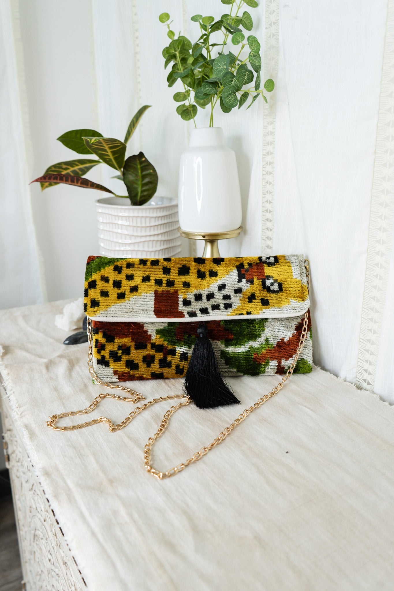 Velvet Clutch - CheetahJayshree DalalPurse
