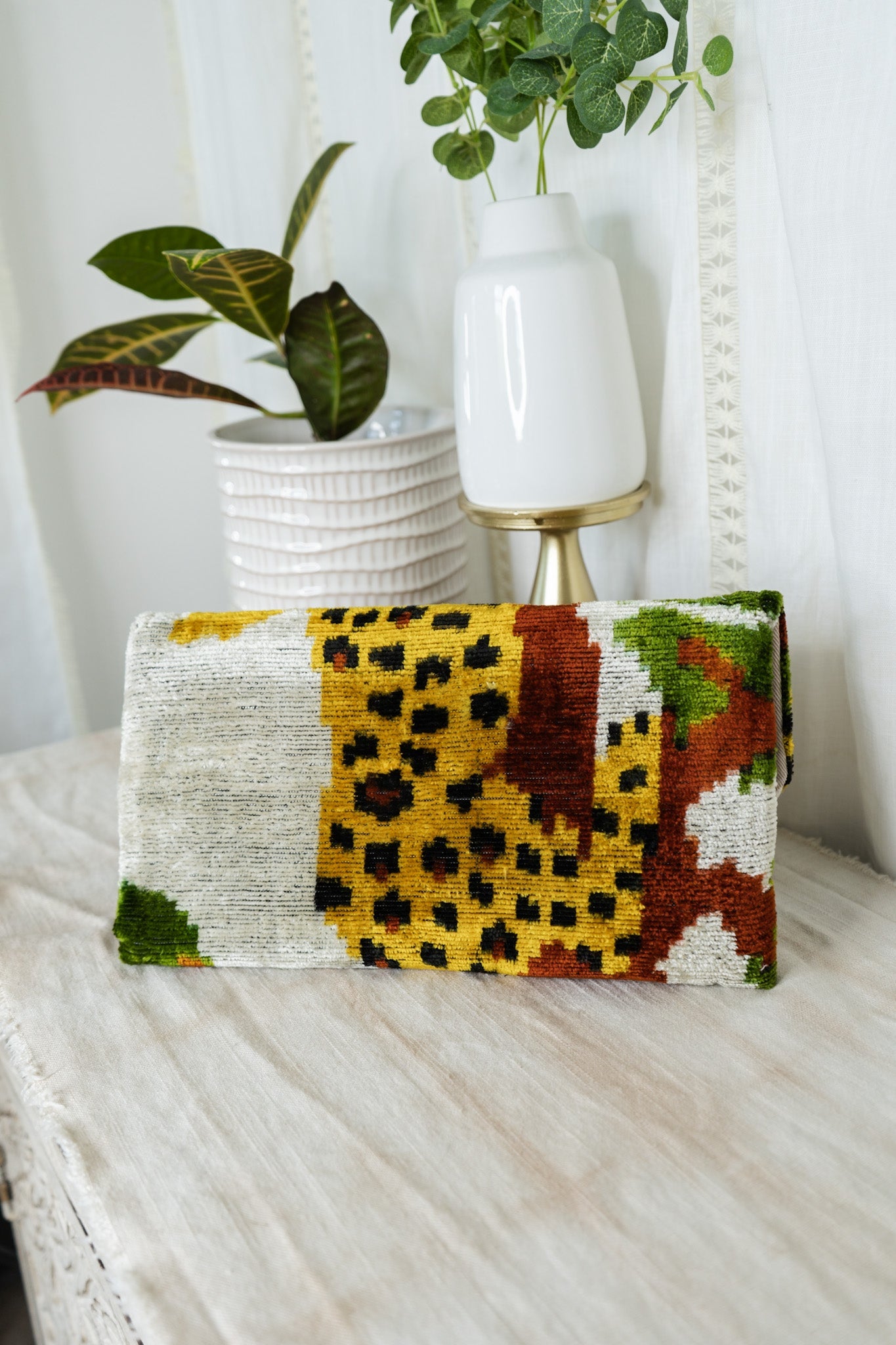 Velvet Clutch - CheetahJayshree DalalPurse