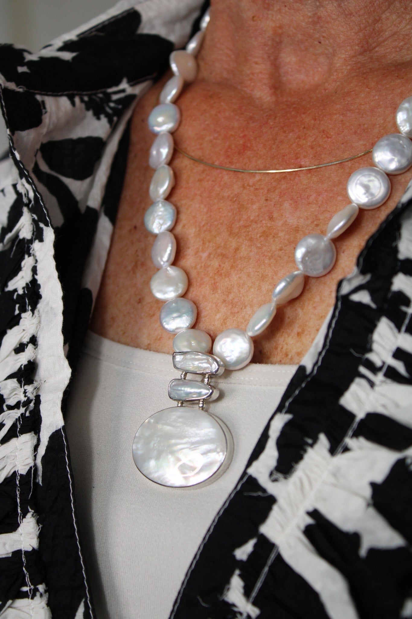 White Coin Pearl Pendant NecklaceZiabirdNecklace