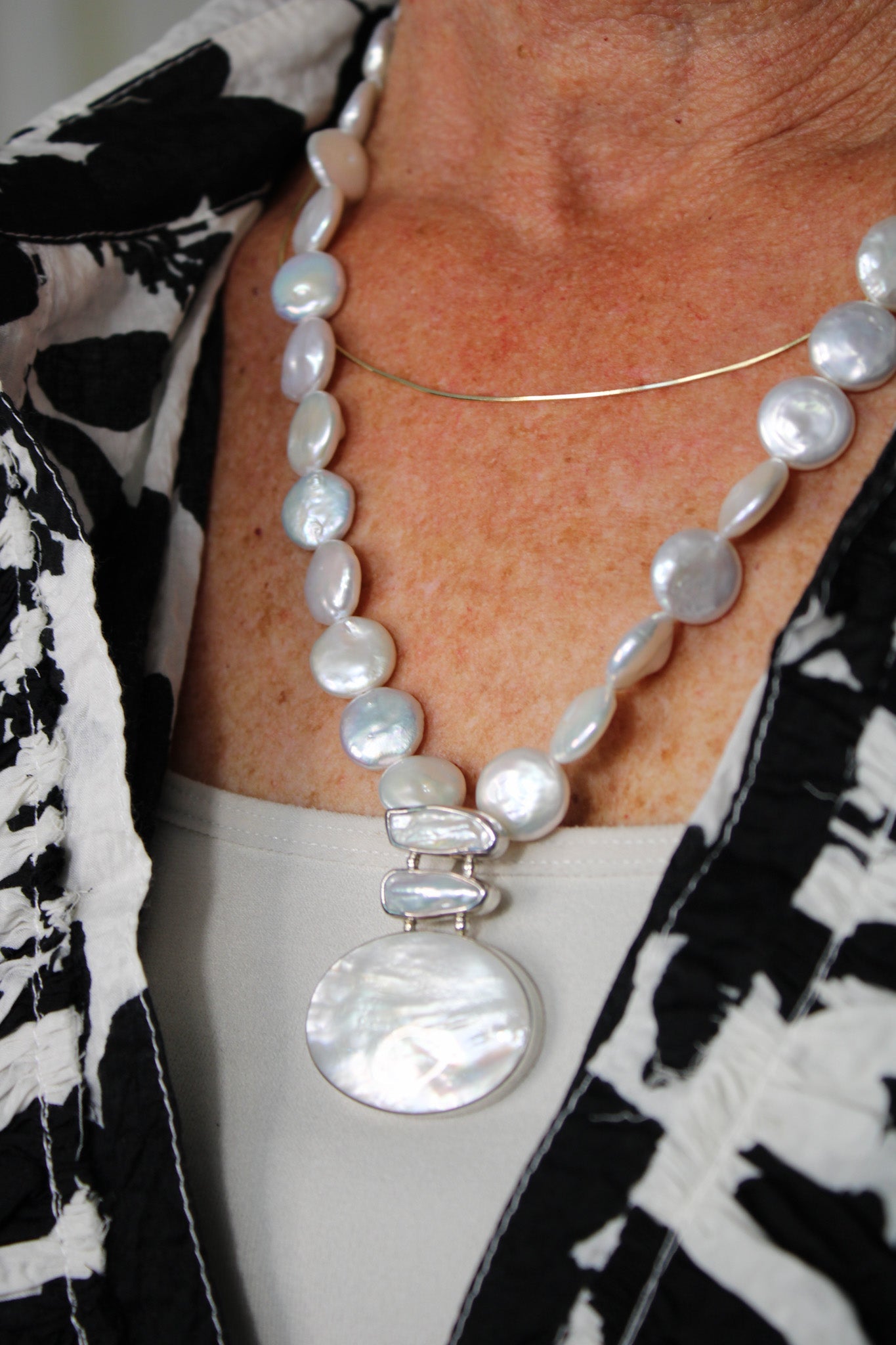 White Coin Pearl Pendant NecklaceZiabirdNecklace