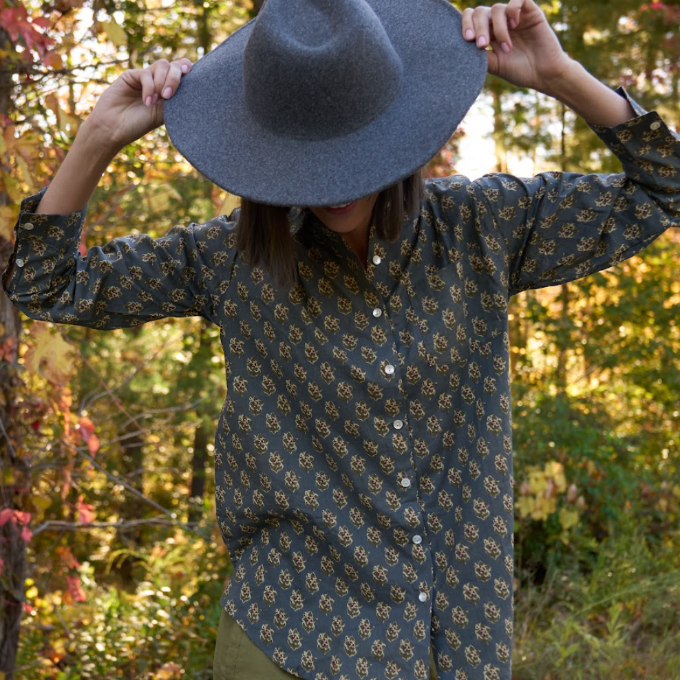 Good Boyfriend Shirt - Rockport Floral Charcoal