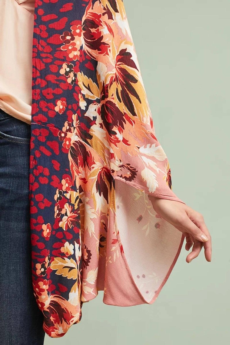 Abstract Floral Kimono Short: PinkComboSAACHIKimono