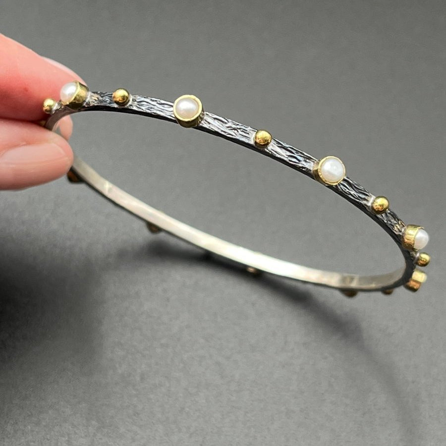Bangle with Pearl - 3” diameterBORABRACELET