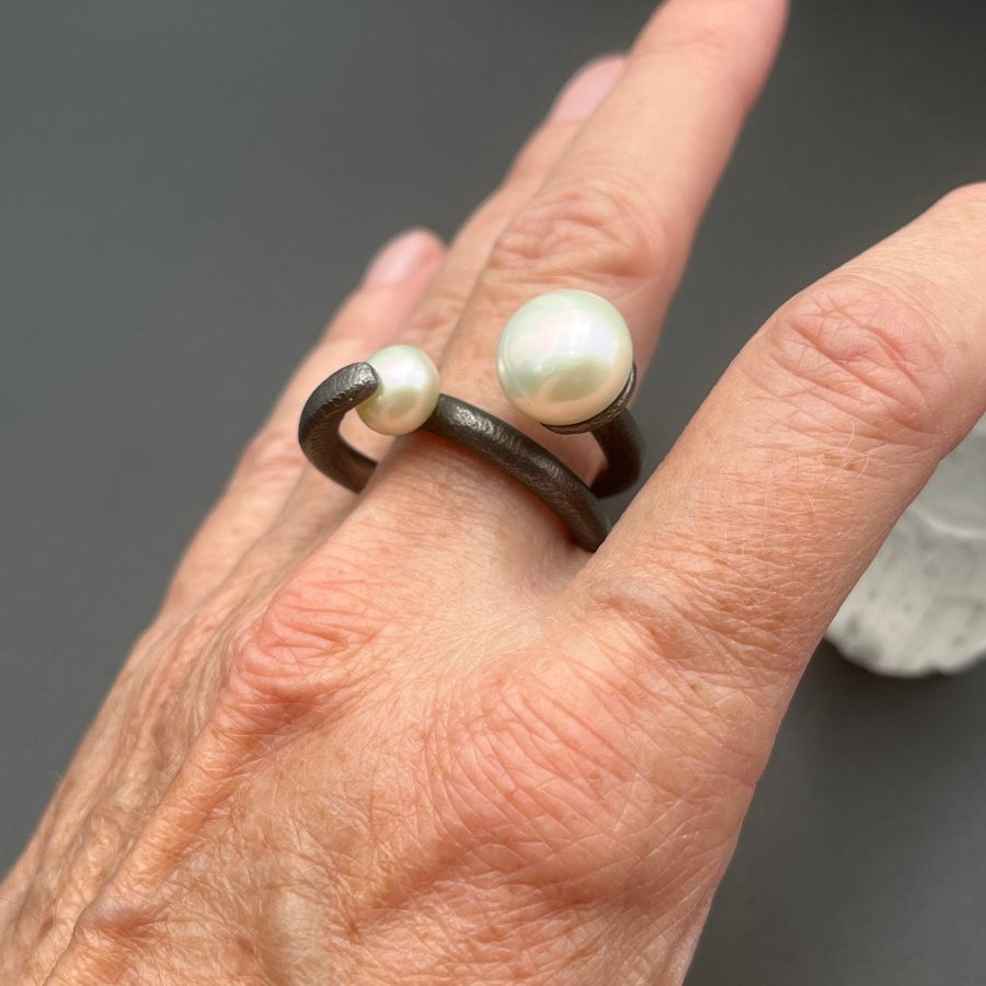 Double Button Pearl RingBORARINGS