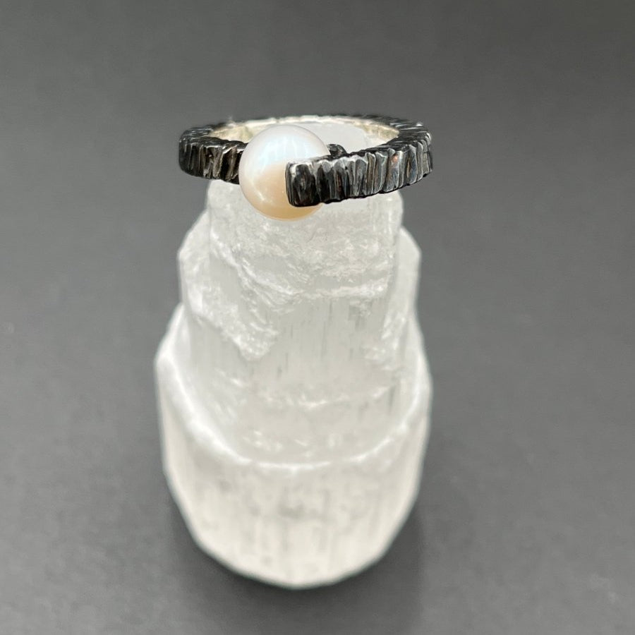 Edgy Pearl in Oxidized Silver RingBORARINGS