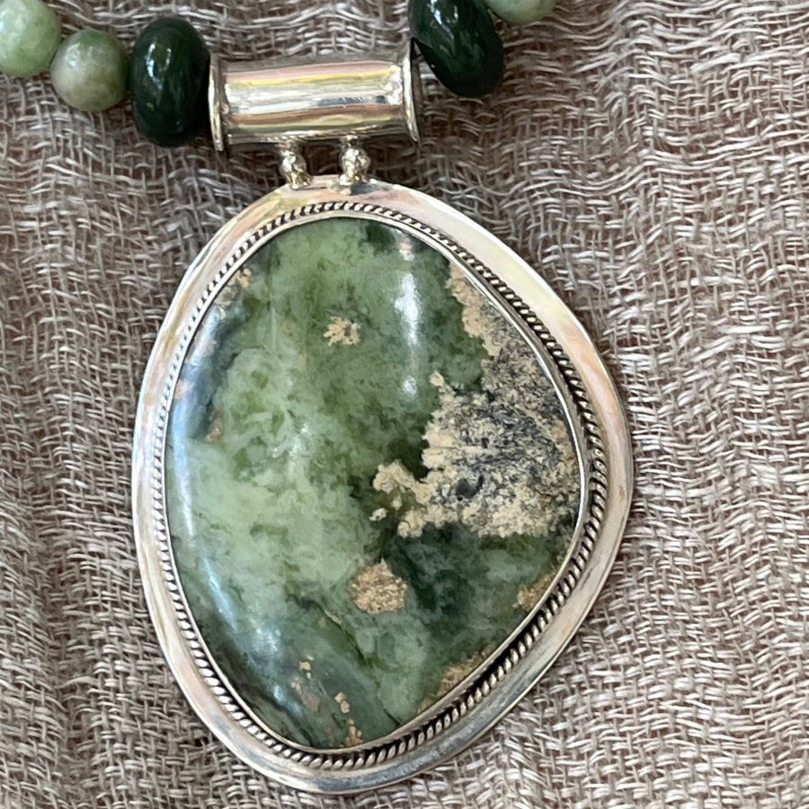 Hand - Strung Green Jade Pendant NecklaceZiabird Private LabelNECKLACES