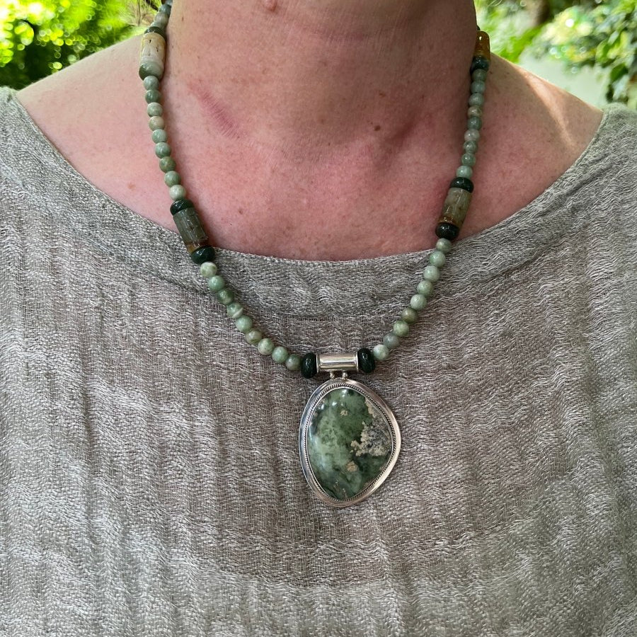 Hand - Strung Green Jade Pendant NecklaceZiabird Private LabelNECKLACES