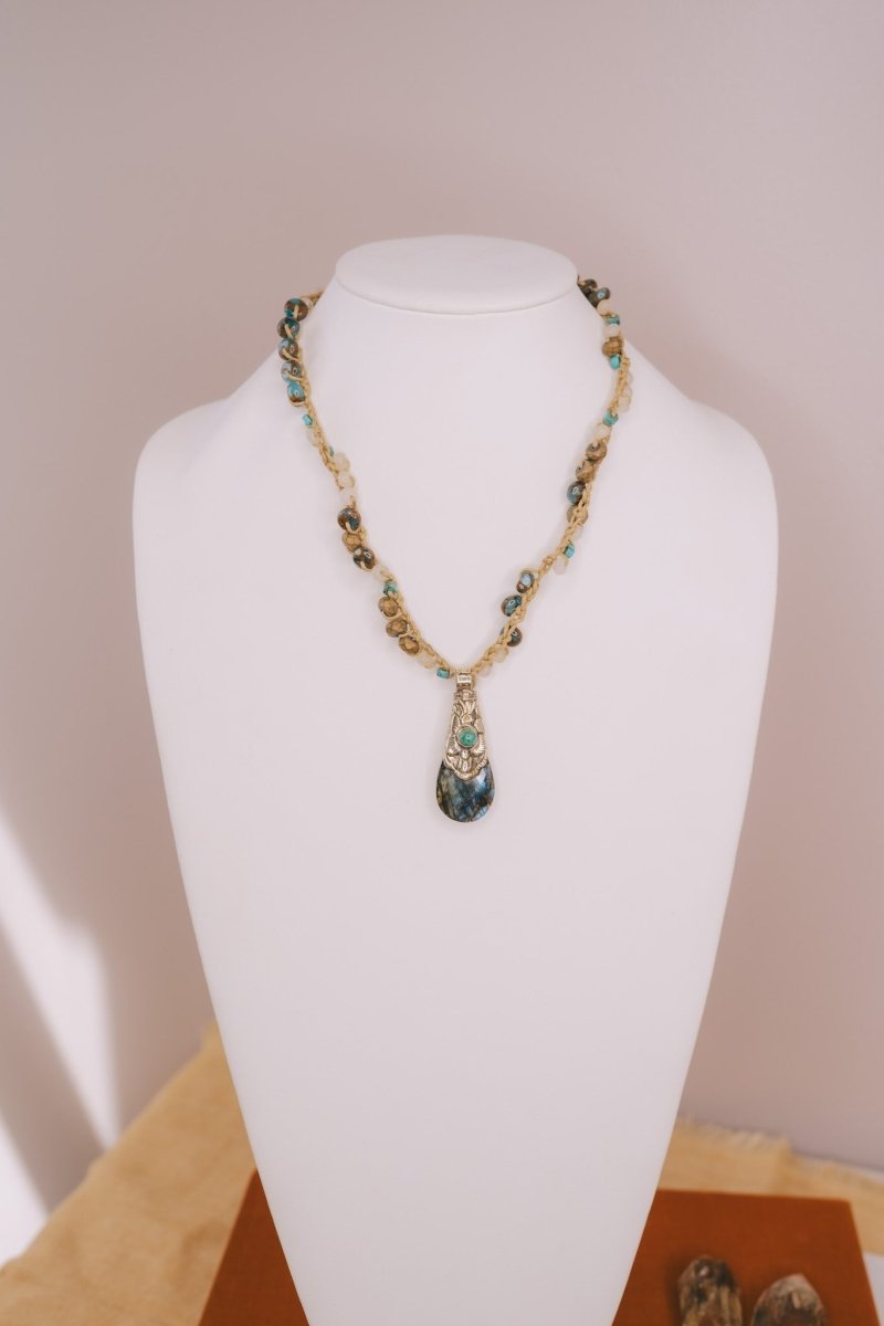 Labradorite Pendant Bead NecklaceMelody Vintage JewelryNecklace