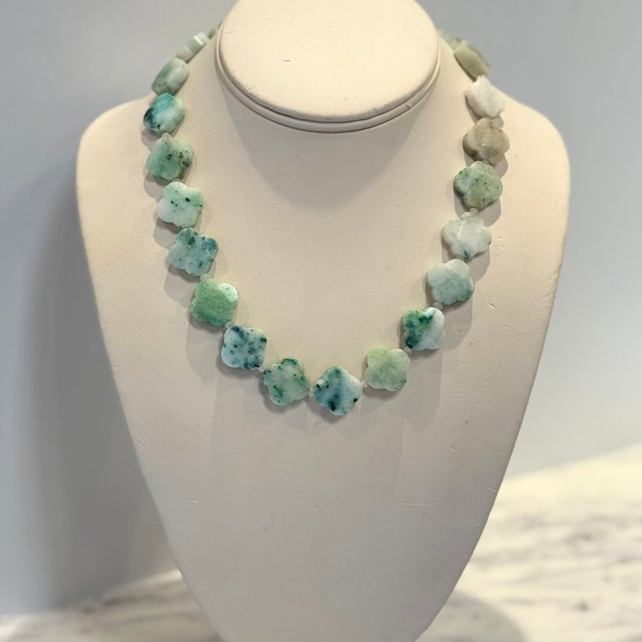 Light Green Jasper Clover Short NecklaceBeth ZinkNECKLACES
