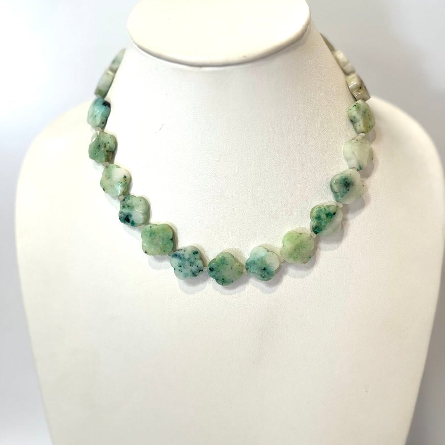 Light Green Jasper Clover Short NecklaceBeth ZinkNECKLACES