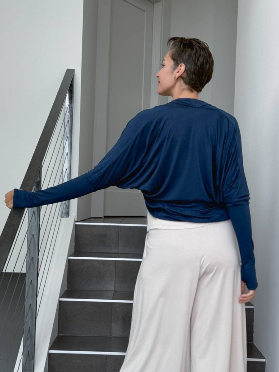 Loose Shrug: Navy / O/SCARAUCCIcardigan