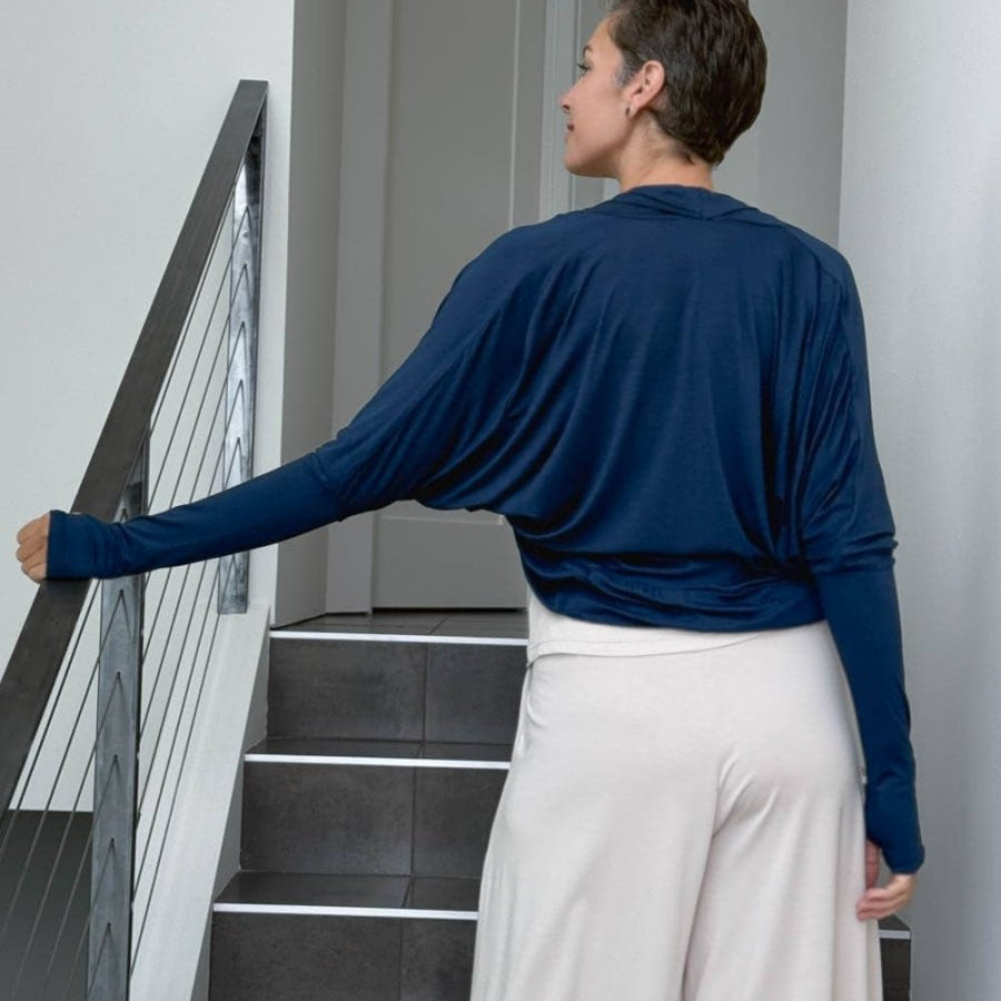 Loose Shrug: Navy / O/SCARAUCCIcardigan