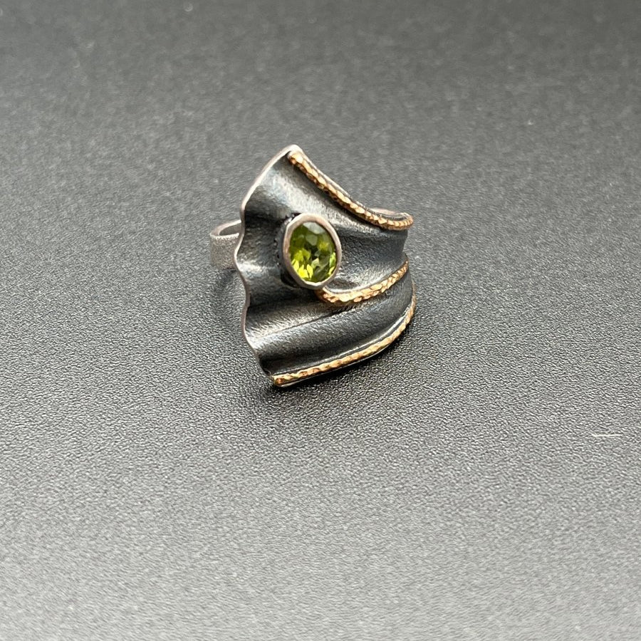 Peridot Fan RingBORARINGS