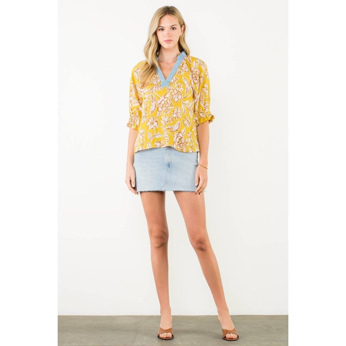 Pleated Contrast Trim Floral TopTHMLTOPS