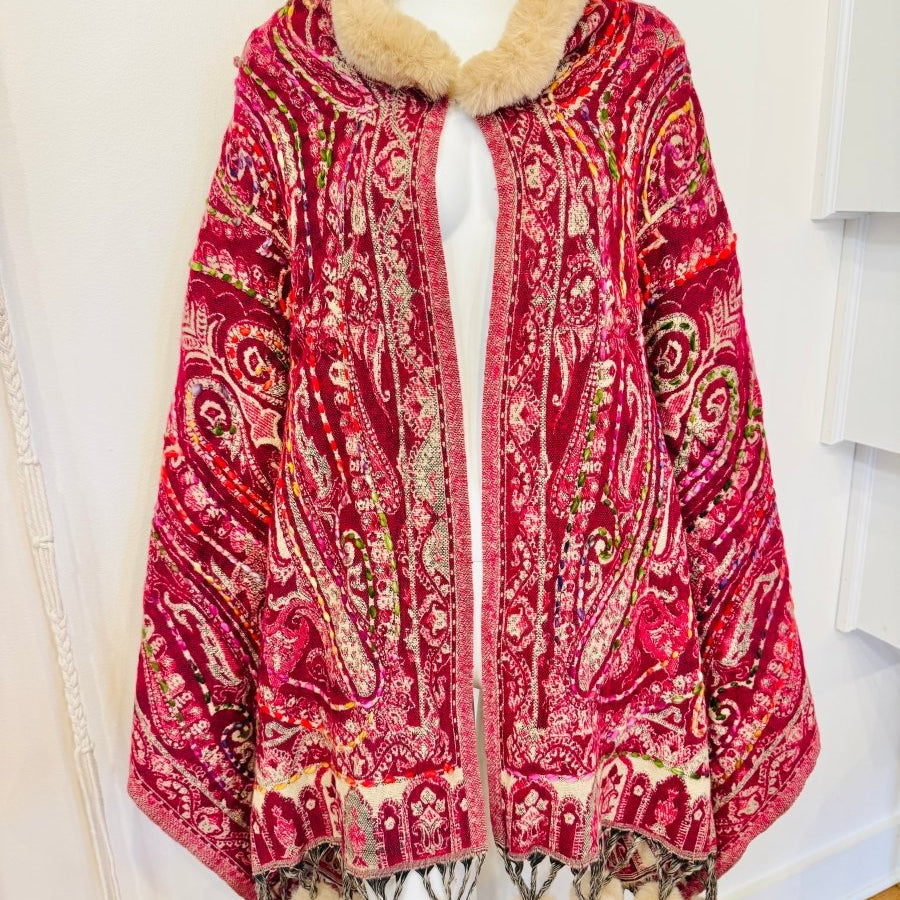 Pom Pom Poncho 13ZiabirdTOPS