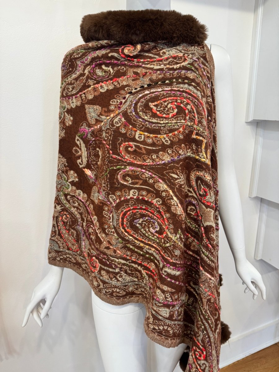 Pom Pom Poncho 15ZiabirdTOPS